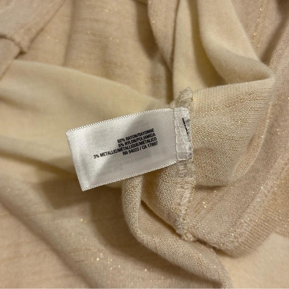 Old Navy Cream & Gold Shimmer Striped Lightweight Crew Sweater Size Medium - Picture 5 of 7